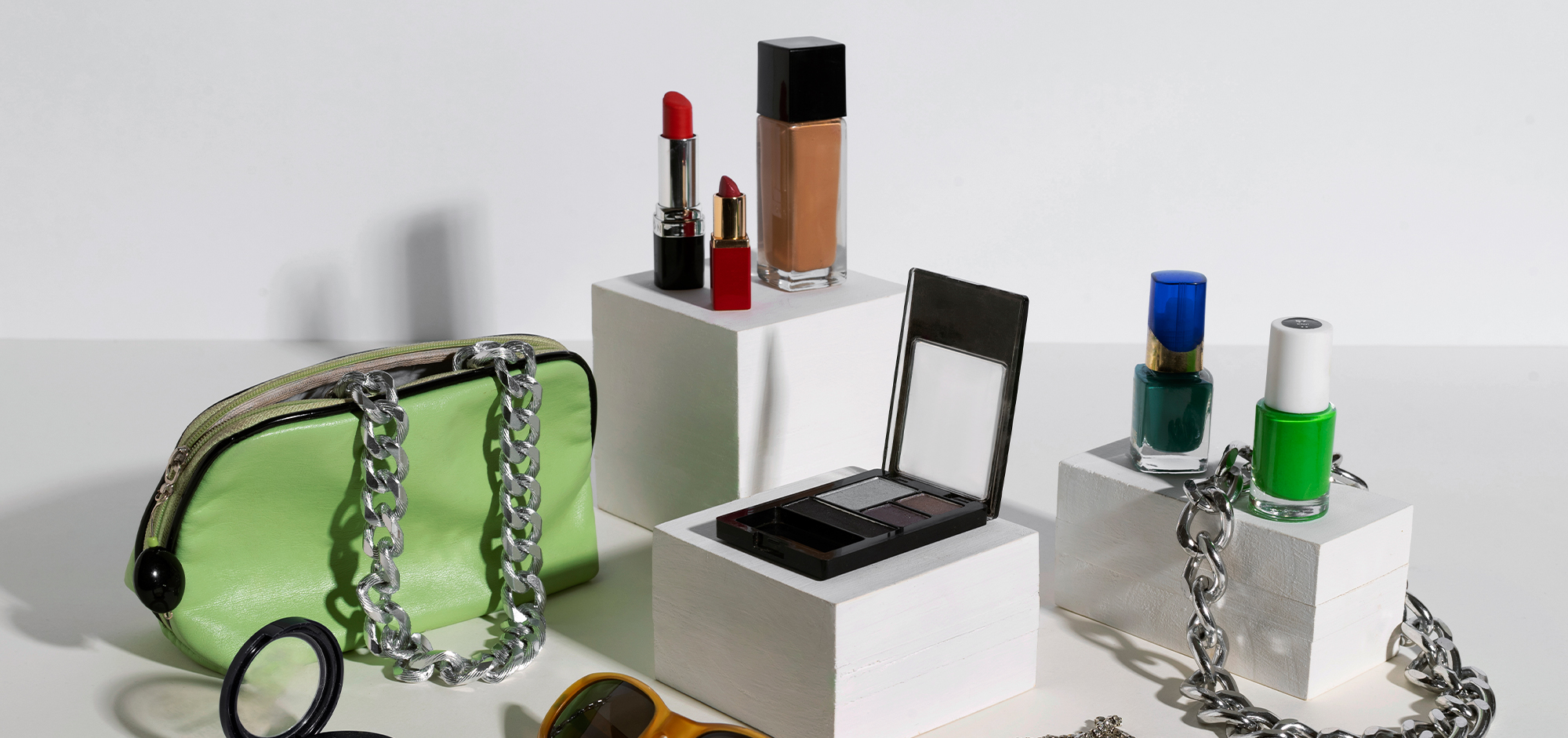 The Ultimate Guide to Women's Fashion Accessories: Elevate Your Style Today